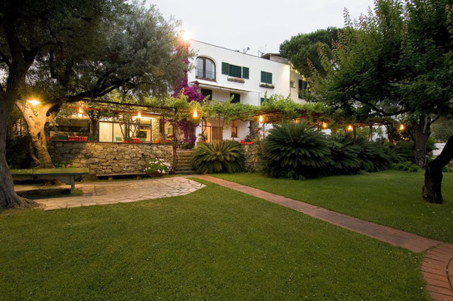 Photo gallery of 4 stars Hotel in Varazze Looking for hospitality and top services for your stay in Varazze? Choose Hotel El Chico